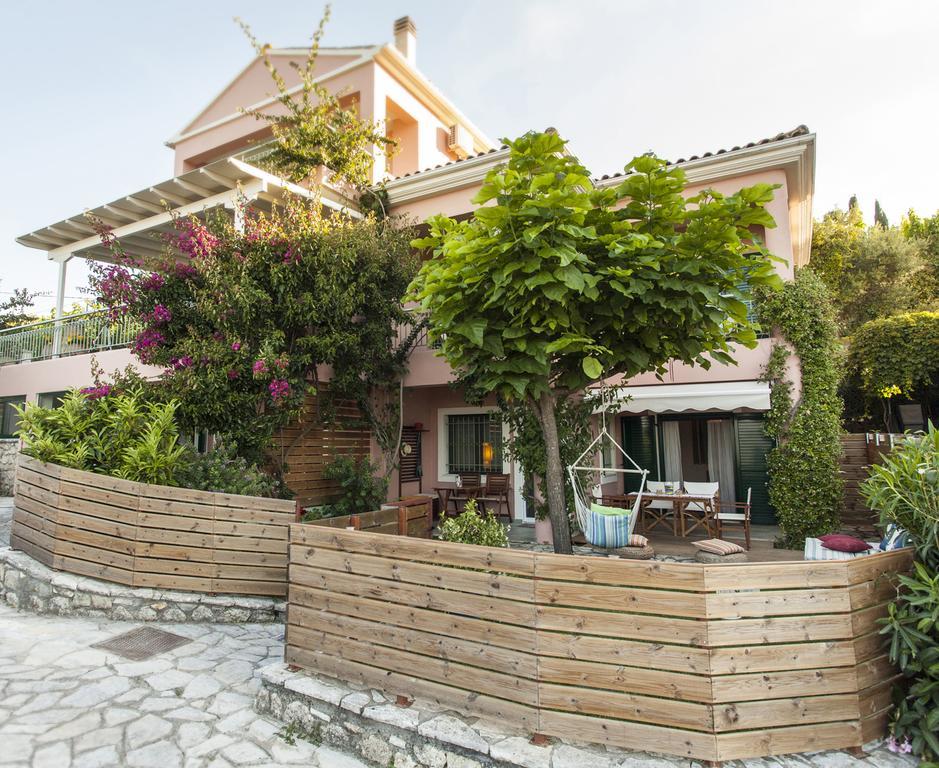 Apartment In Villa Rosebud Nikiana Exteriér fotografie