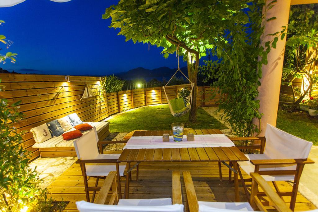 Apartment In Villa Rosebud Nikiana Exteriér fotografie
