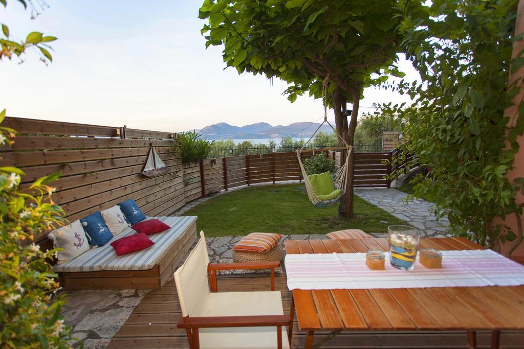 Apartment In Villa Rosebud Nikiana Exteriér fotografie